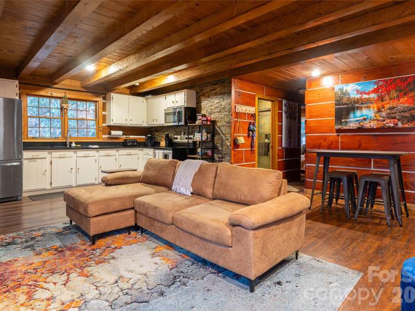 16 Rocky Glen Trail, Black Mountain, NC 28711.  MLS# CAR4328828, YatesRealty ID 5184. 