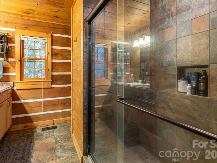 16 Rocky Glen Trail, Black Mountain, NC 28711.  MLS# CAR4328828, YatesRealty ID 5184. 