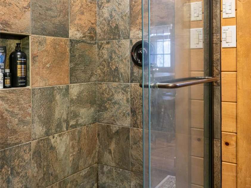 16 Rocky Glen Trail, Black Mountain, NC 28711.  MLS# CAR4328828, YatesRealty ID 5184. 
