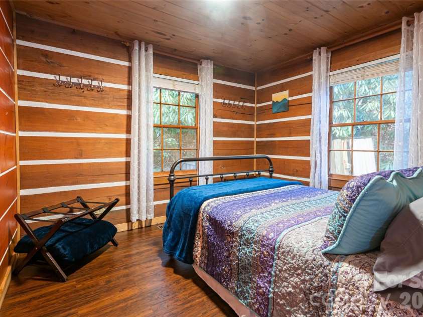 16 Rocky Glen Trail, Black Mountain, NC 28711.  MLS# CAR4328828, YatesRealty ID 5184. 