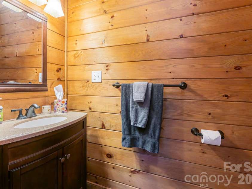 16 Rocky Glen Trail, Black Mountain, NC 28711.  MLS# CAR4328828, YatesRealty ID 5184. 