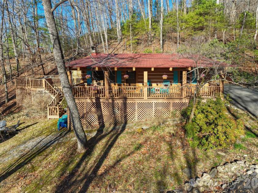 16 Rocky Glen Trail, Black Mountain, NC 28711.  MLS# CAR4328828, YatesRealty ID 5184. 