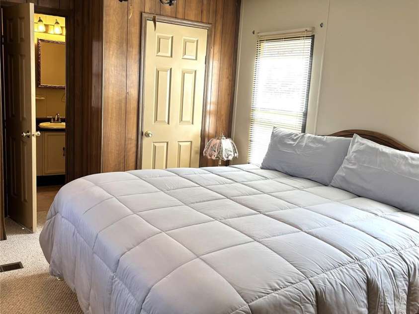 84 Greentree Lane, Canton, NC 28716.  MLS# CAR4239950, YatesRealty ID 5184. 