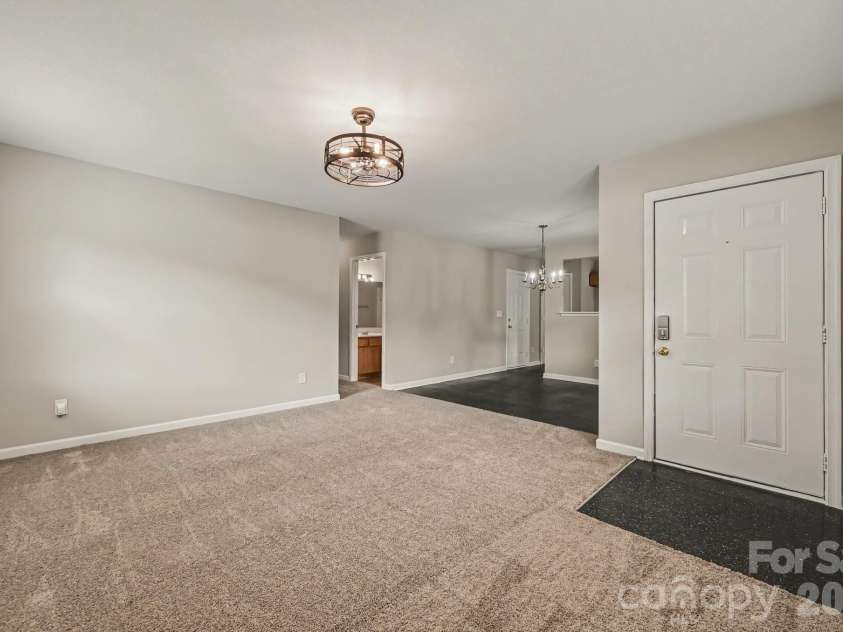 619 Pennsylvania Avenue, Charlotte, NC 28216.  MLS# CAR4426231, YatesRealty ID 51842. 