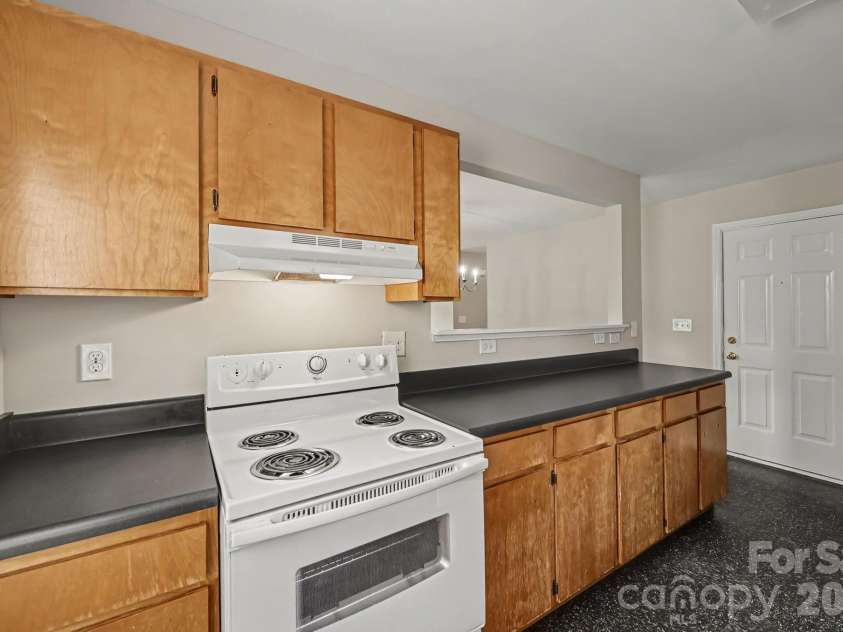 619 Pennsylvania Avenue, Charlotte, NC 28216.  MLS# CAR4426231, YatesRealty ID 51842. 