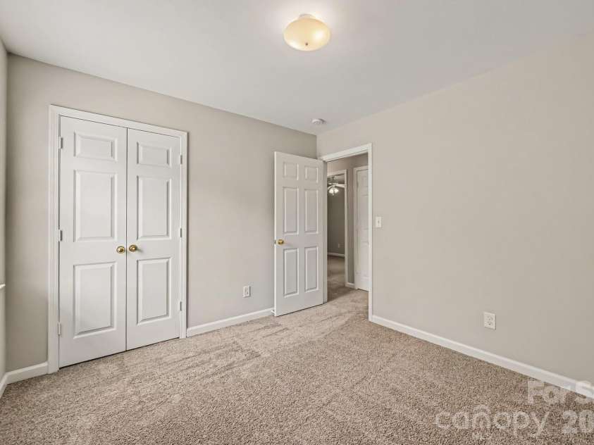 619 Pennsylvania Avenue, Charlotte, NC 28216.  MLS# CAR4426231, YatesRealty ID 51842. 