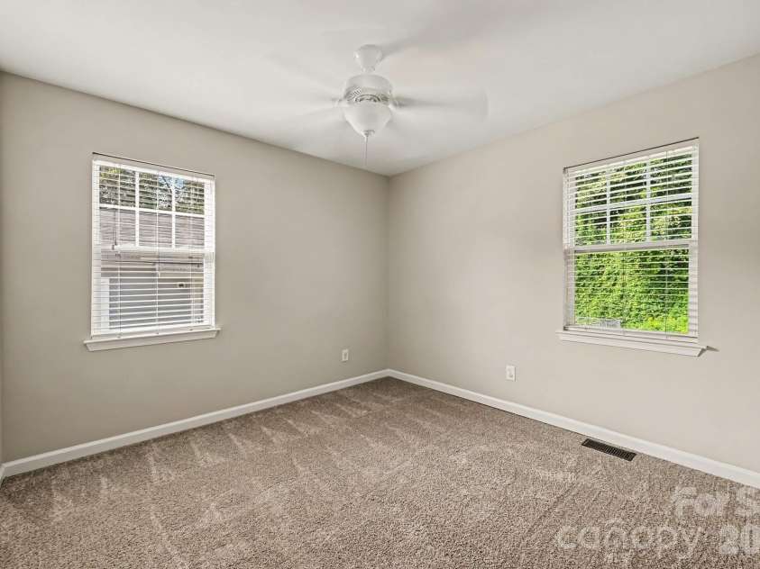 619 Pennsylvania Avenue, Charlotte, NC 28216.  MLS# CAR4426231, YatesRealty ID 51842. 