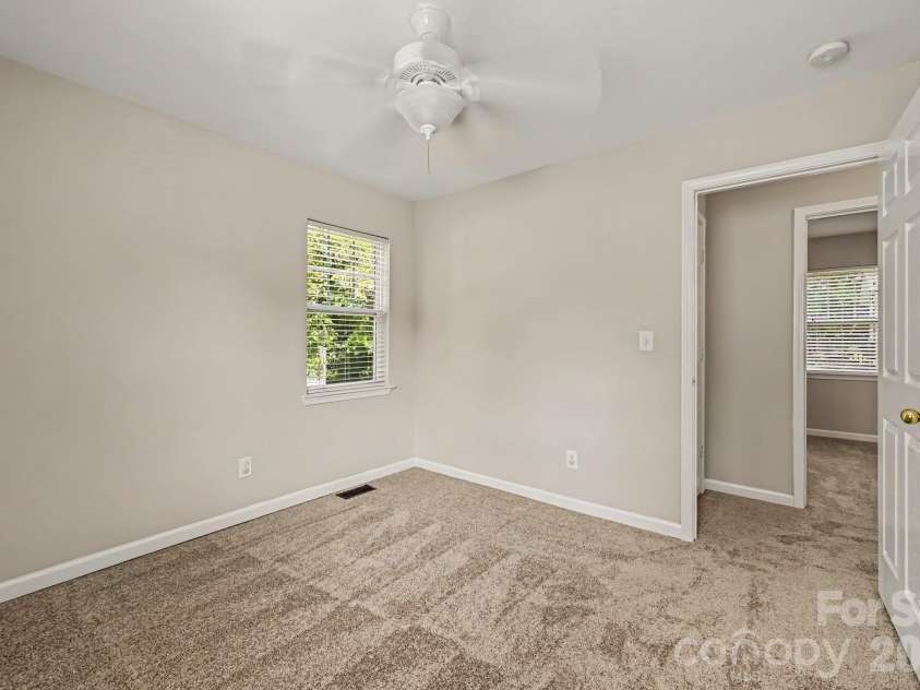 619 Pennsylvania Avenue, Charlotte, NC 28216.  MLS# CAR4426231, YatesRealty ID 51842. 