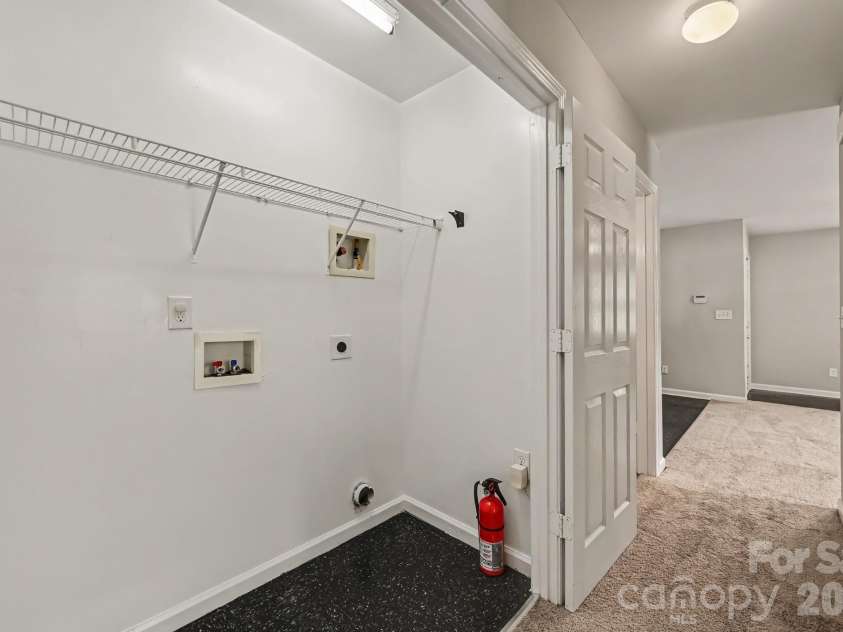 619 Pennsylvania Avenue, Charlotte, NC 28216.  MLS# CAR4426231, YatesRealty ID 51842. 