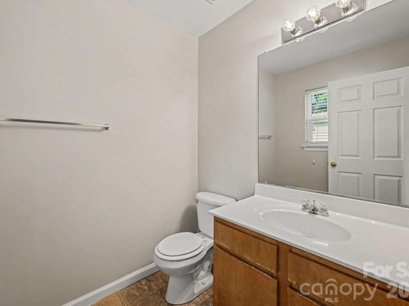 619 Pennsylvania Avenue, Charlotte, NC 28216.  MLS# CAR4426231, YatesRealty ID 51842. 