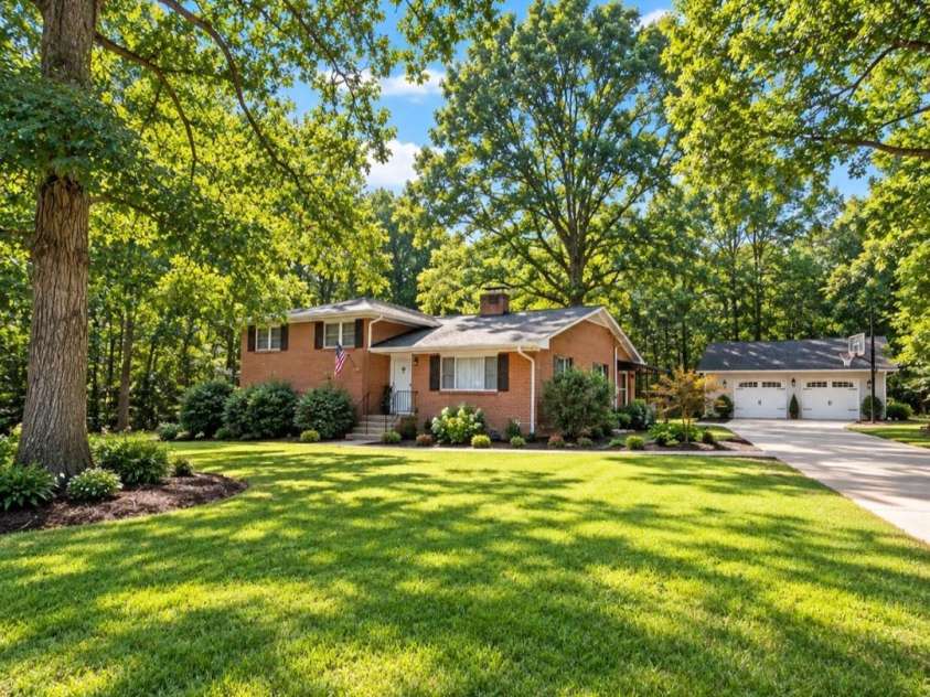 250 Roberta Road, Concord, NC 28027.  MLS# CAR4424352, YatesRealty ID 51843. 
