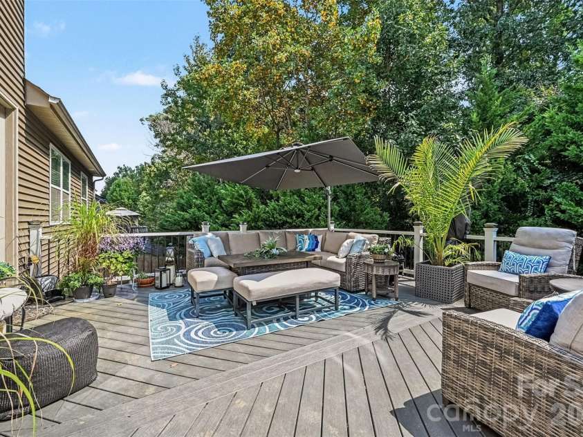 14506 Brotherly Lane, Charlotte, NC 28278.  MLS# CAR4424229, YatesRealty ID 51844. DECK OASIS
