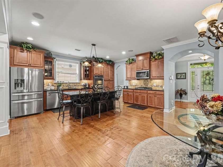 14506 Brotherly Lane, Charlotte, NC 28278.  MLS# CAR4424229, YatesRealty ID 51844. KITCHEN