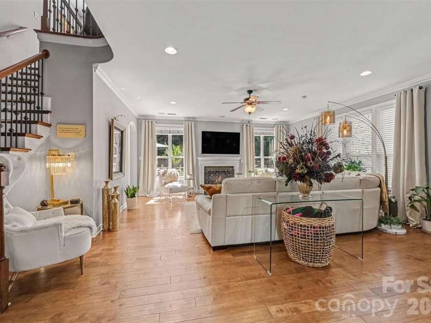 14506 Brotherly Lane, Charlotte, NC 28278.  MLS# CAR4424229, YatesRealty ID 51844. MAIN LEVEL