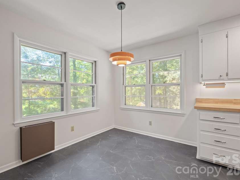 220 30th Avenue, Hickory, NC 28601.  MLS# CAR4425984, YatesRealty ID 51845. Breakfast Room