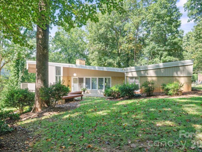 220 30th Avenue, Hickory, NC 28601.  MLS# CAR4425984, YatesRealty ID 51845. Front View