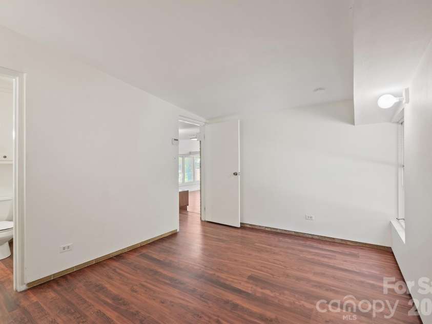 220 30th Avenue, Hickory, NC 28601.  MLS# CAR4425984, YatesRealty ID 51845. Primary Bedroom