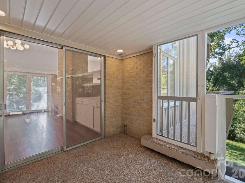 220 30th Avenue, Hickory, NC 28601.  MLS# CAR4425984, YatesRealty ID 51845. Screened Porch