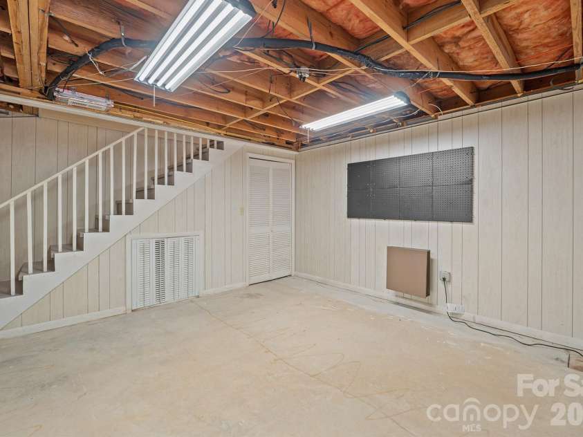 220 30th Avenue, Hickory, NC 28601.  MLS# CAR4425984, YatesRealty ID 51845. Workshop Basement