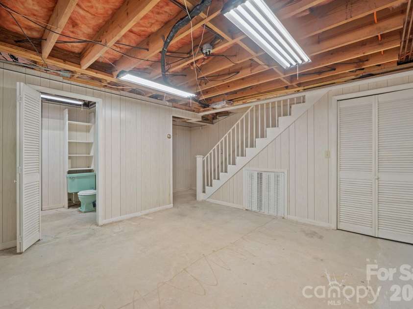 220 30th Avenue, Hickory, NC 28601.  MLS# CAR4425984, YatesRealty ID 51845. Workshop Basement