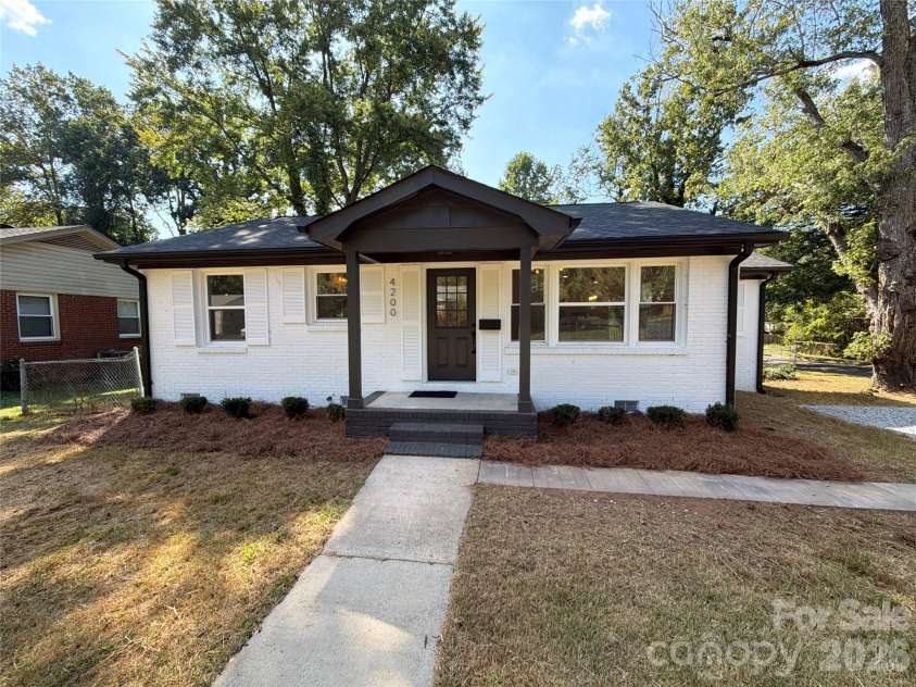 4200 Abbeydale Drive, Charlotte, NC 28205.  MLS# CAR4426433, YatesRealty ID 51846. 