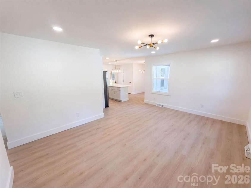 4200 Abbeydale Drive, Charlotte, NC 28205.  MLS# CAR4426433, YatesRealty ID 51846. 