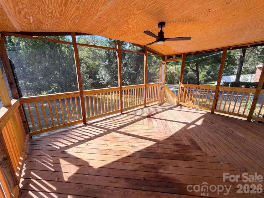 4200 Abbeydale Drive, Charlotte, NC 28205.  MLS# CAR4426433, YatesRealty ID 51846. 