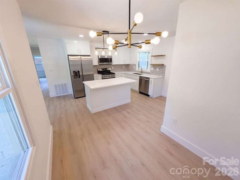 4200 Abbeydale Drive, Charlotte, NC 28205.  MLS# CAR4426433, YatesRealty ID 51846. 