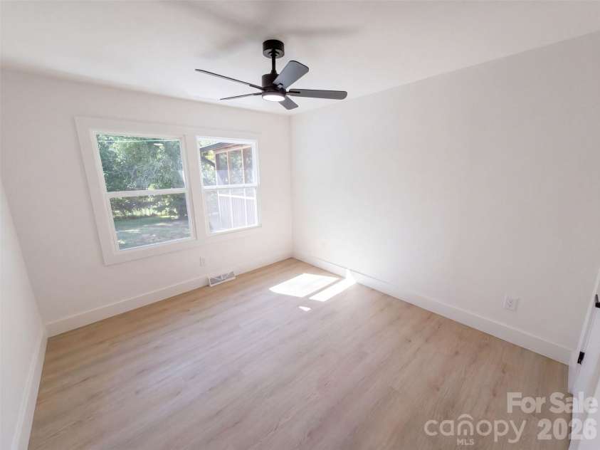4200 Abbeydale Drive, Charlotte, NC 28205.  MLS# CAR4426433, YatesRealty ID 51846. 