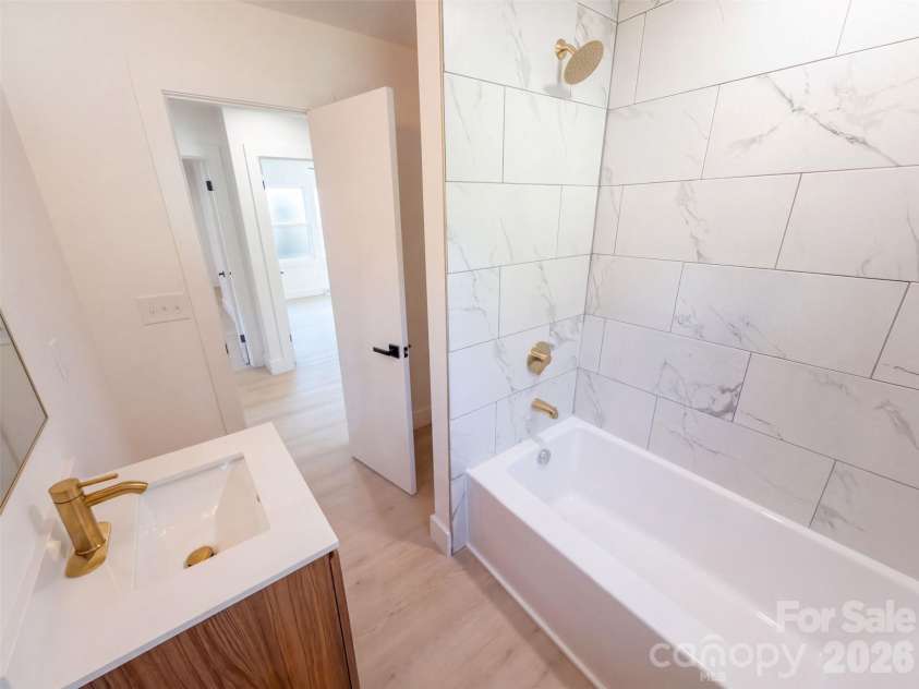 4200 Abbeydale Drive, Charlotte, NC 28205.  MLS# CAR4426433, YatesRealty ID 51846. 