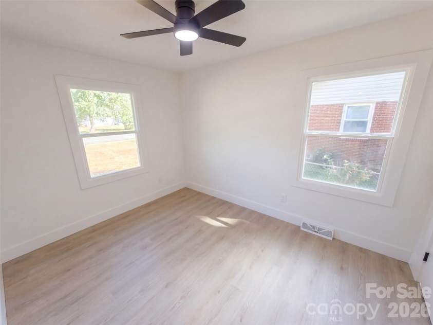 4200 Abbeydale Drive, Charlotte, NC 28205.  MLS# CAR4426433, YatesRealty ID 51846. 