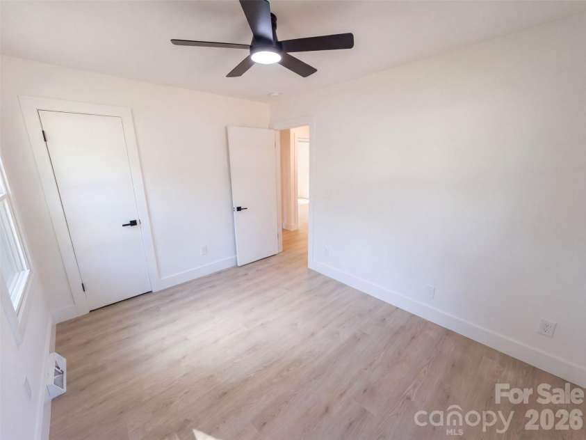 4200 Abbeydale Drive, Charlotte, NC 28205.  MLS# CAR4426433, YatesRealty ID 51846. 