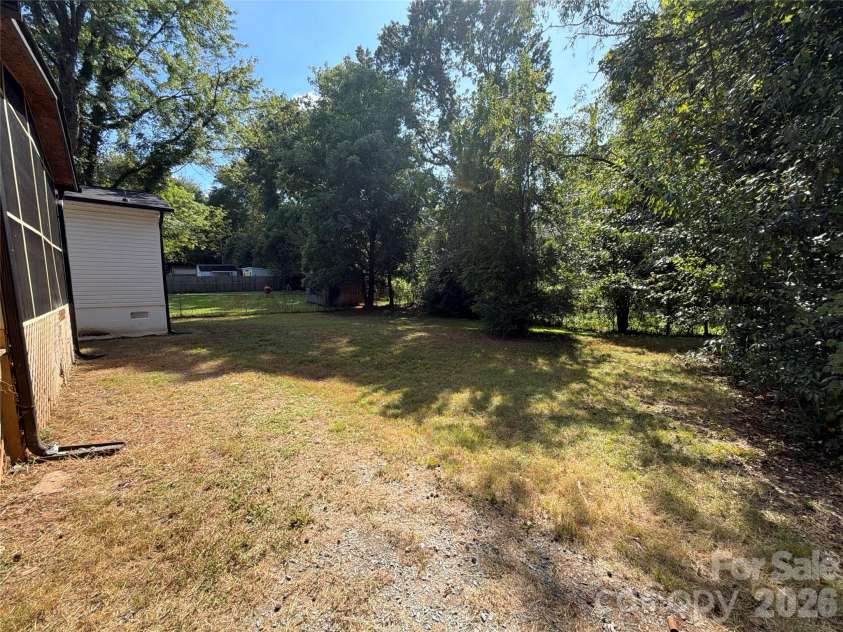 4200 Abbeydale Drive, Charlotte, NC 28205.  MLS# CAR4426433, YatesRealty ID 51846. 