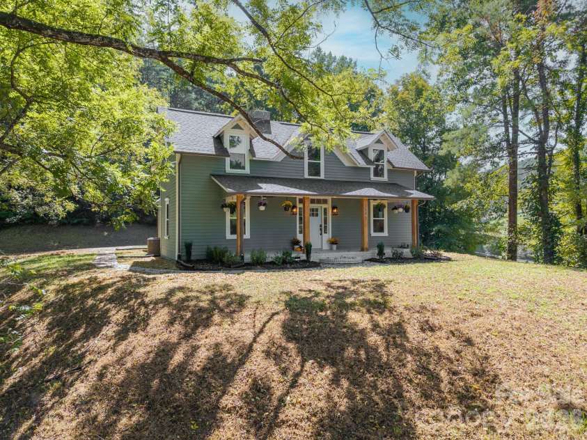 1846 Sunset Farms Road, Whittier, NC 28789.  MLS# CAR4426268, YatesRealty ID 51848. 