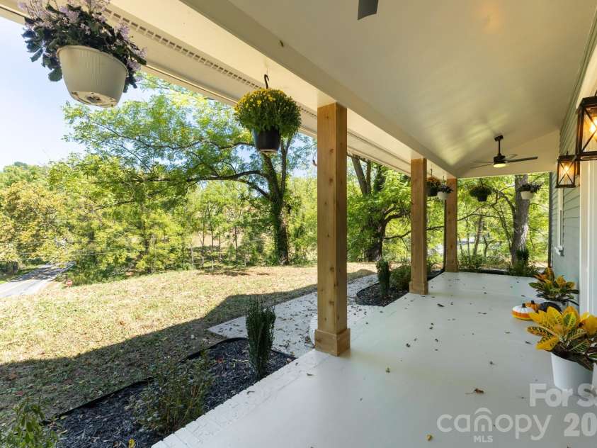 1846 Sunset Farms Road, Whittier, NC 28789.  MLS# CAR4426268, YatesRealty ID 51848. 