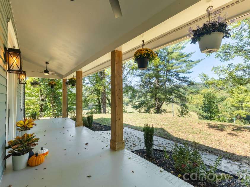 1846 Sunset Farms Road, Whittier, NC 28789.  MLS# CAR4426268, YatesRealty ID 51848. 