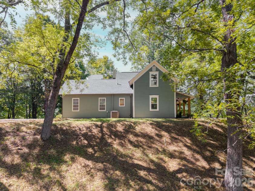 1846 Sunset Farms Road, Whittier, NC 28789.  MLS# CAR4426268, YatesRealty ID 51848. 