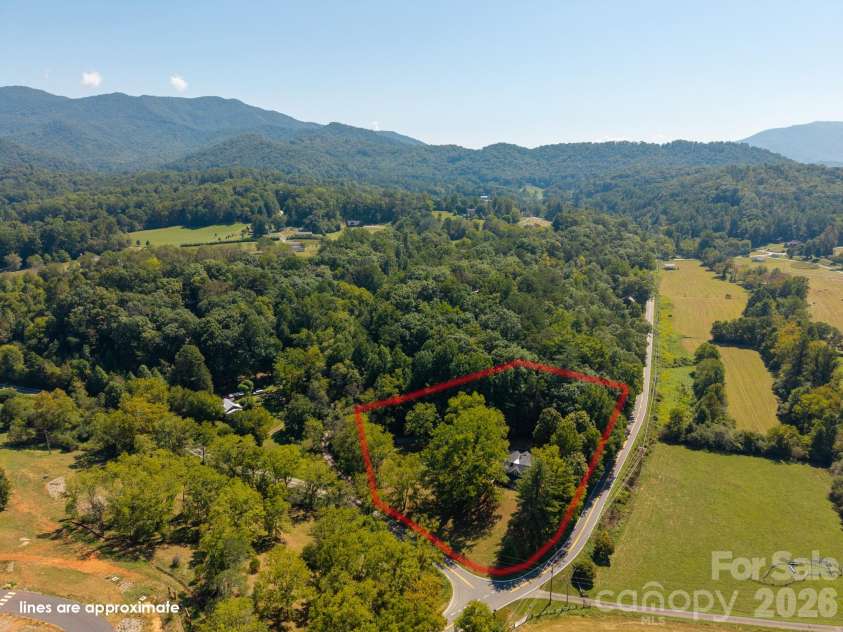 1846 Sunset Farms Road, Whittier, NC 28789.  MLS# CAR4426268, YatesRealty ID 51848. 