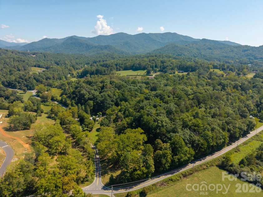 1846 Sunset Farms Road, Whittier, NC 28789.  MLS# CAR4426268, YatesRealty ID 51848. 
