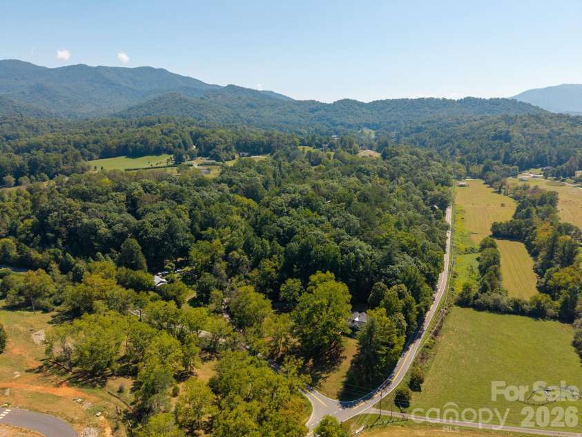1846 Sunset Farms Road, Whittier, NC 28789.  MLS# CAR4426268, YatesRealty ID 51848. 