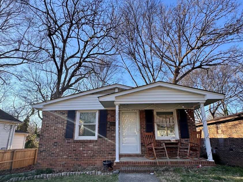 1217 Allen Street, Charlotte, NC 28205.  MLS# CAR4348952, YatesRealty ID 5185. 