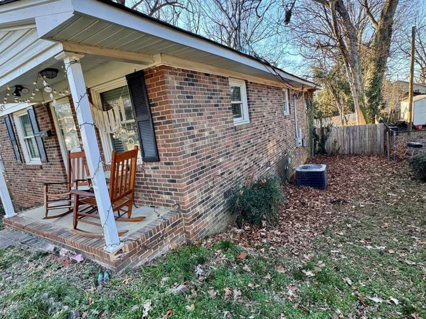 1217 Allen Street, Charlotte, NC 28205.  MLS# CAR4348952, YatesRealty ID 5185. 