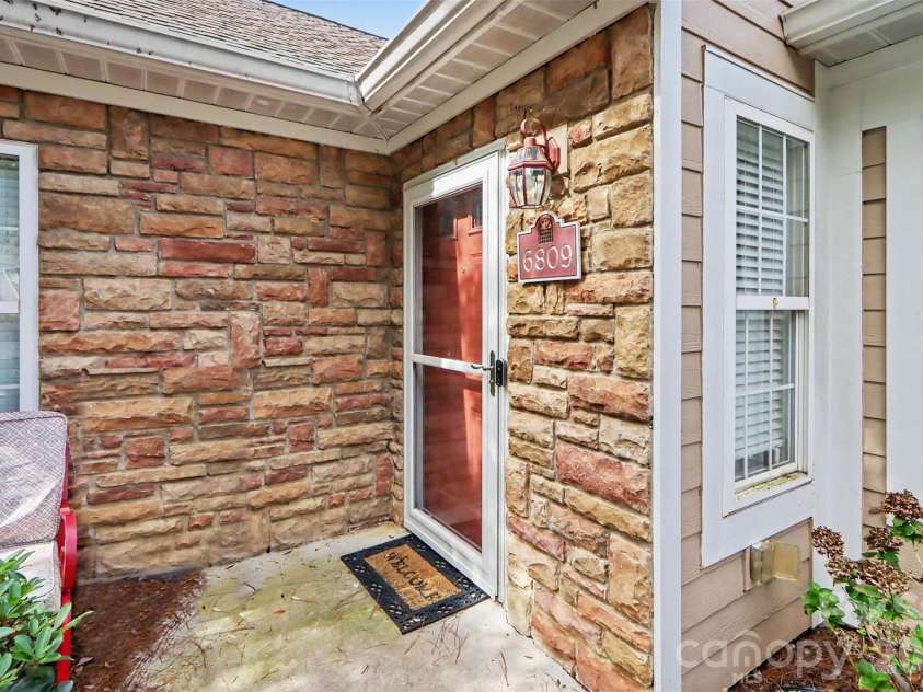 6809 Ledgestone Place, Charlotte, NC 28227.  MLS# CAR4424916, YatesRealty ID 51852. 