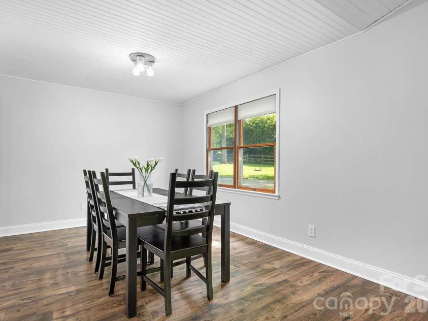 204 Nottingham Drive, Huntersville, NC 28078.  MLS# CAR4425861, YatesRealty ID 51856. 
