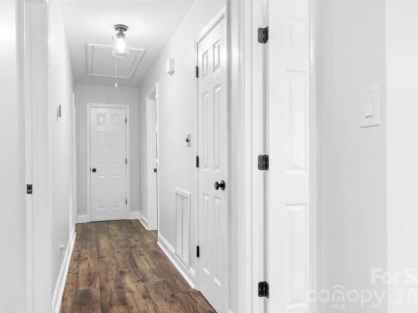 204 Nottingham Drive, Huntersville, NC 28078.  MLS# CAR4425861, YatesRealty ID 51856. 