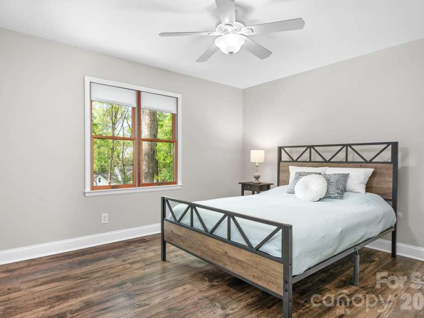 204 Nottingham Drive, Huntersville, NC 28078.  MLS# CAR4425861, YatesRealty ID 51856. 