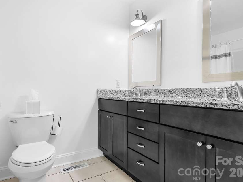 204 Nottingham Drive, Huntersville, NC 28078.  MLS# CAR4425861, YatesRealty ID 51856. 