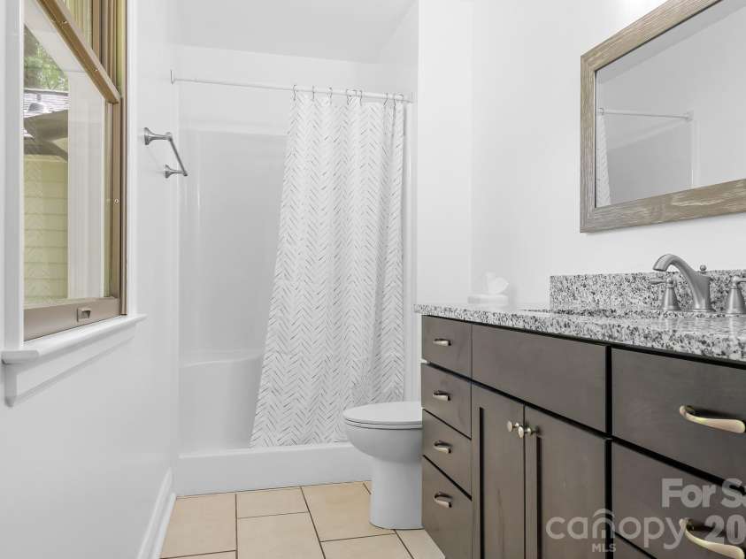 204 Nottingham Drive, Huntersville, NC 28078.  MLS# CAR4425861, YatesRealty ID 51856. 
