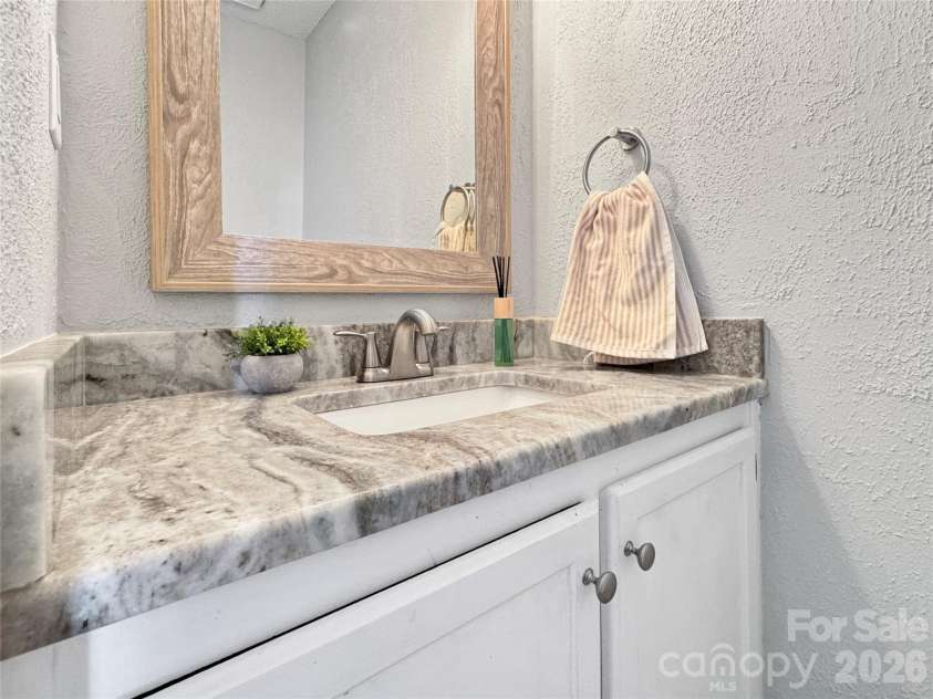 7806 Lobilia Lane, Charlotte, NC 28214.  MLS# CAR4426059, YatesRealty ID 51857. 