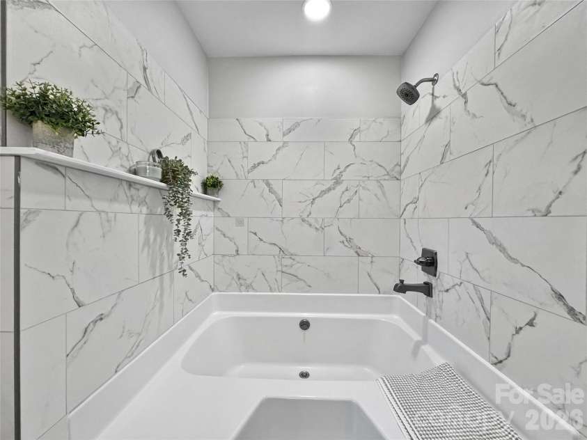7806 Lobilia Lane, Charlotte, NC 28214.  MLS# CAR4426059, YatesRealty ID 51857. 